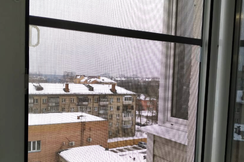 Рамочная сетка с полотном антикошка для балкона